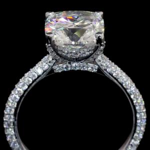 CUSHION OPULENCE SOLITAIRE